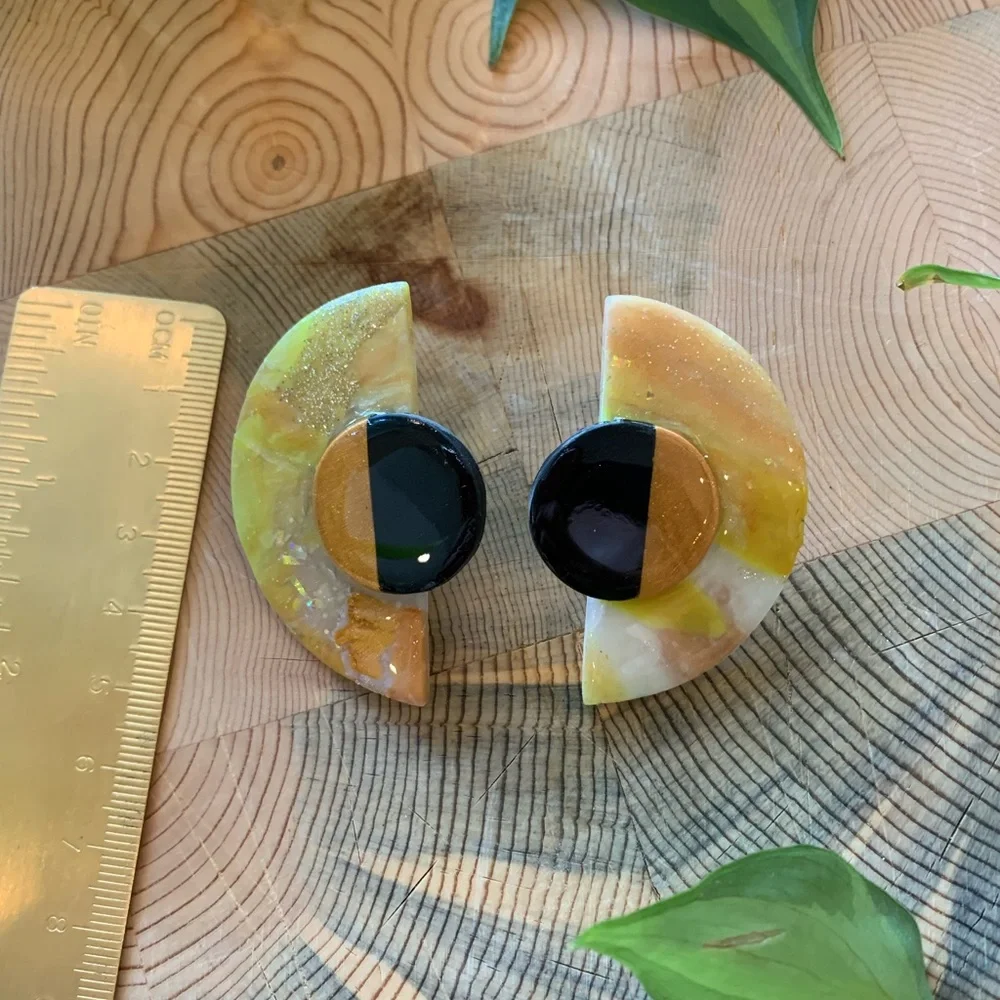 Retro Statement Posts - Picture 2 of 3